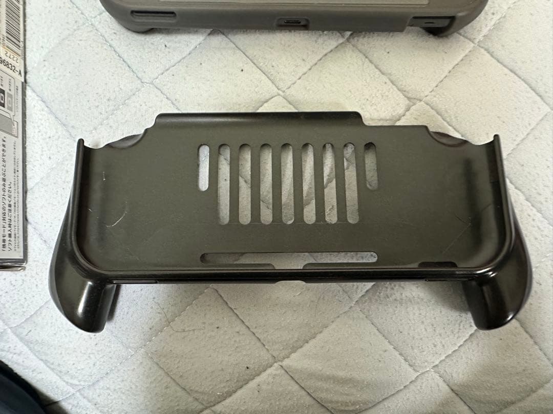 Nintendo Switch Lite 本体　フィルムとケース2種付き