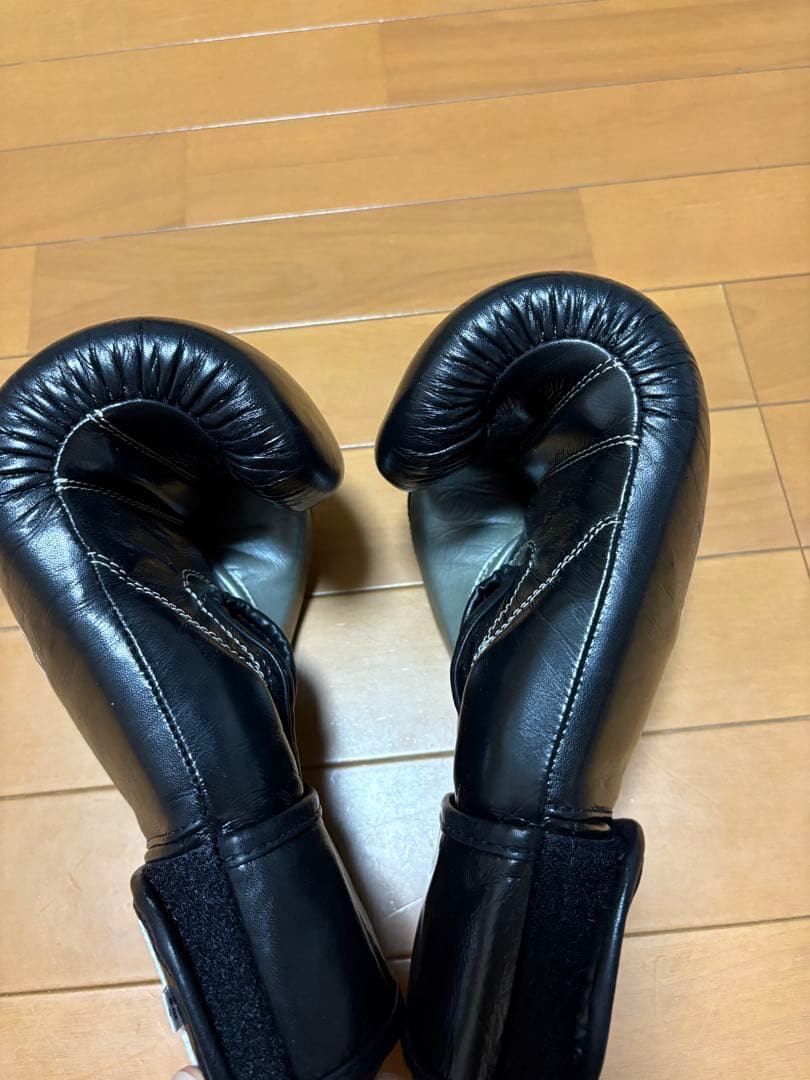 【極美品】REYES ボクシンググローブ 黒8oz