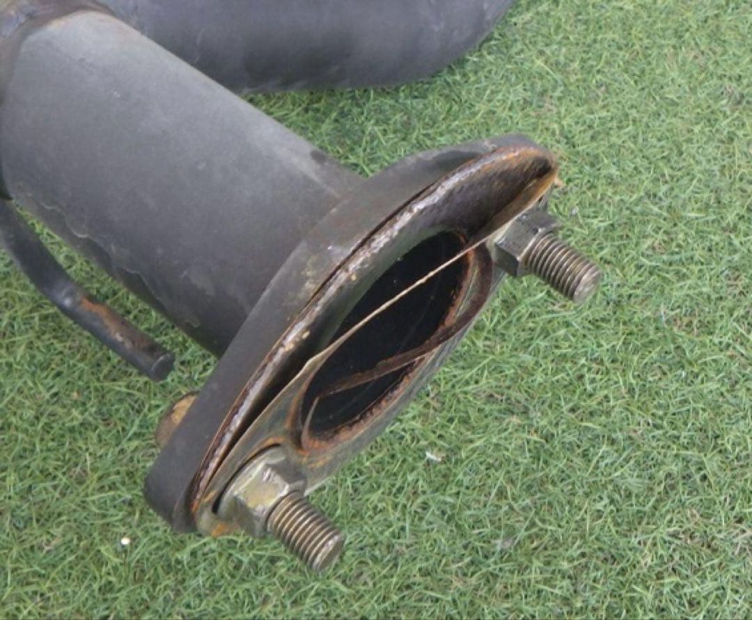 s*s様 限定値下げ　爆音皇帝　4本出し　30 プリウス マフラー スチール　デ