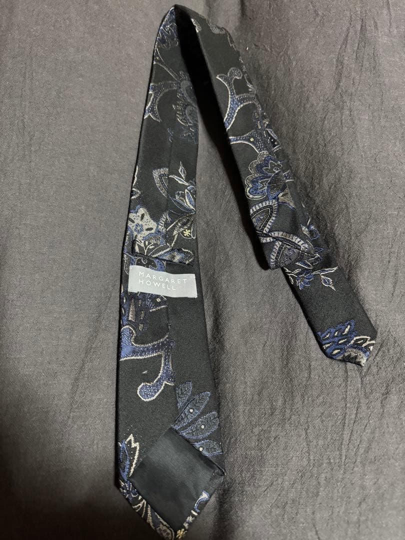 【未使用極美品】23awマーガレットハウエル 刺繍ネクタイ