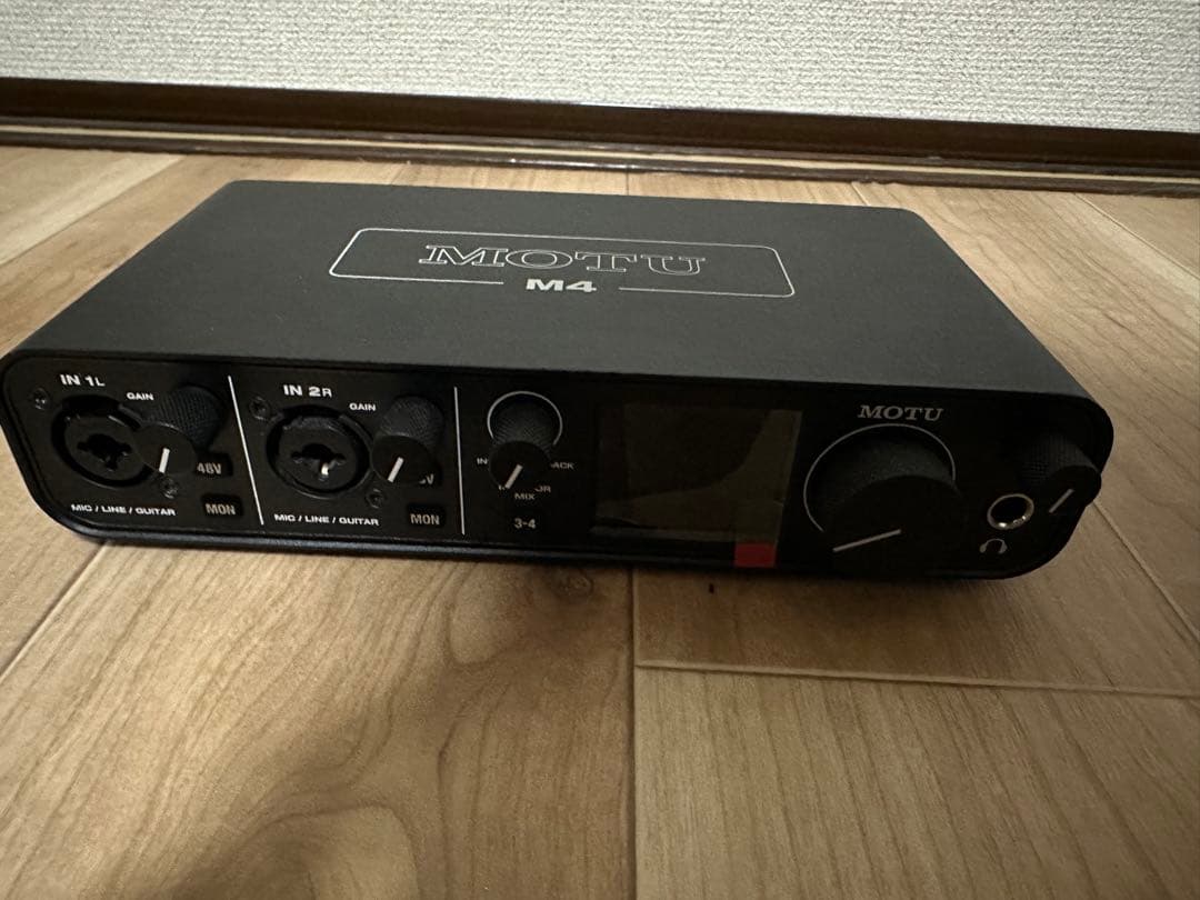 MOTU M4 4x4 USBオーディオインターフェイス　保証書付