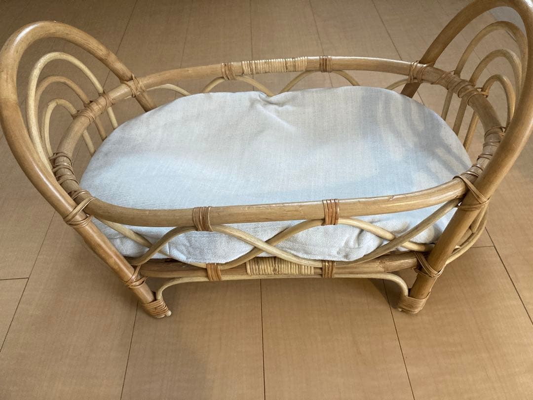 ラタン キャットベッド 人形ベッド　ペットのベッド