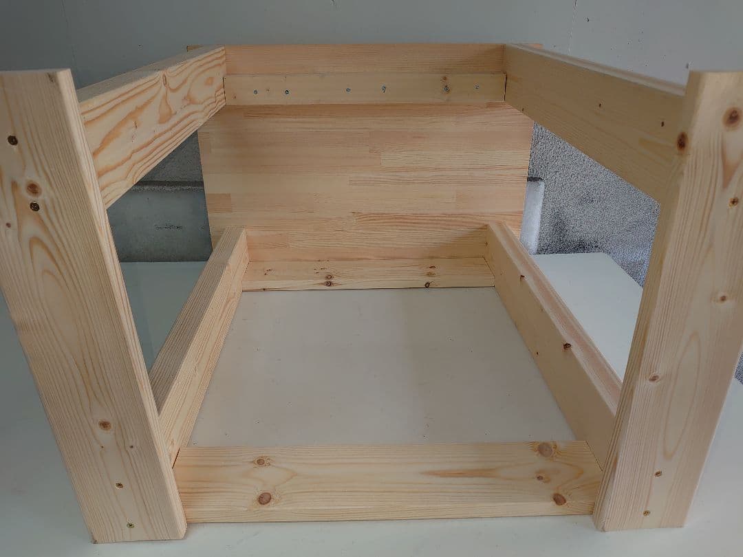 【完全オーダー仕様】新品のパイン集成材を使用したパチンコ実機1台を置く台②