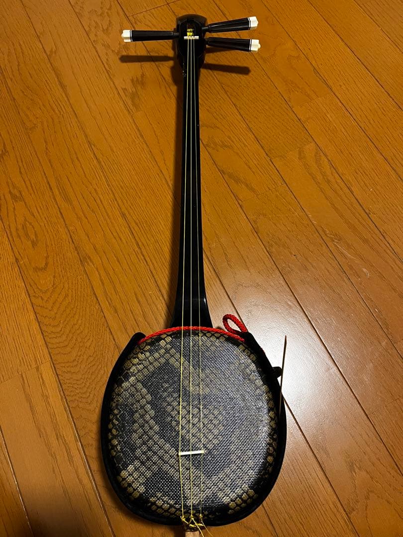 (即購入可能)沖縄購入の三線 全長74センチの一回り小さいサイズ 初心者おすすめ