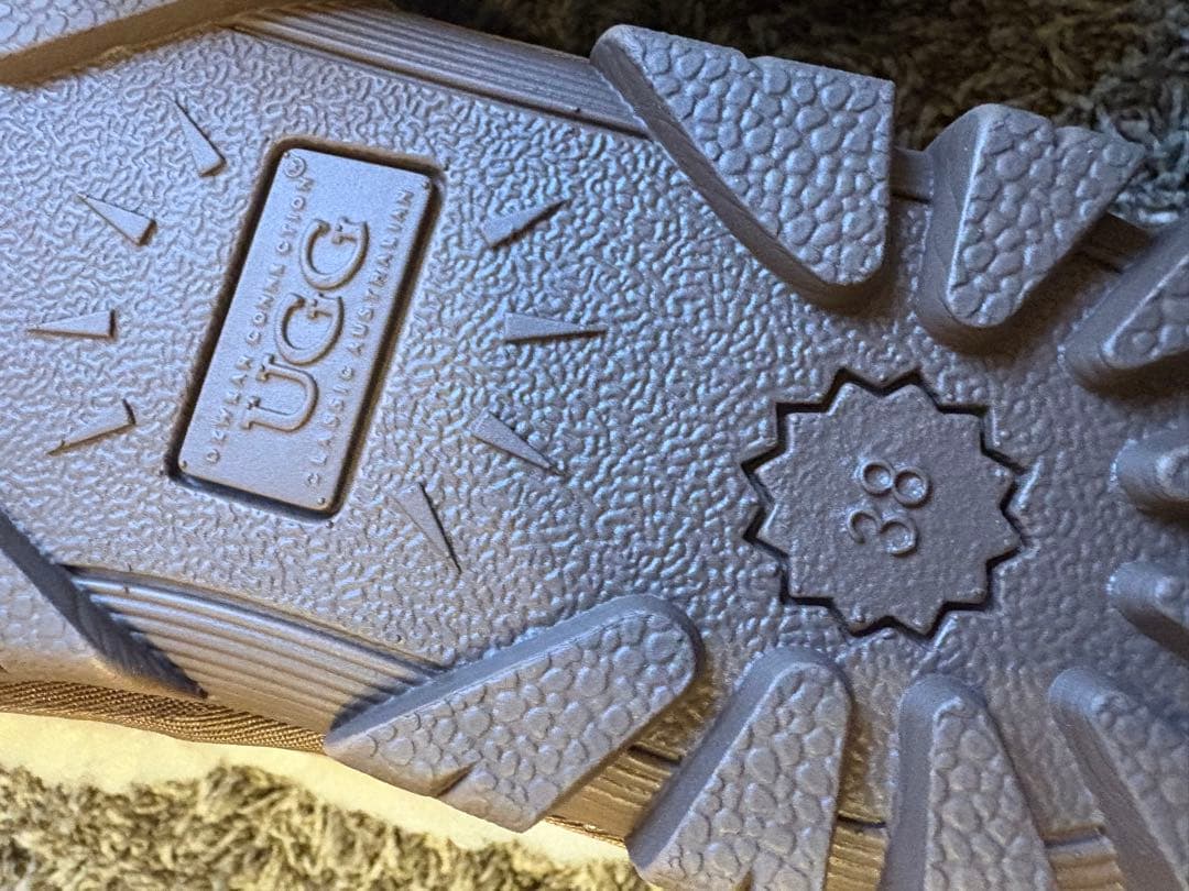 UGG スウェード・ムートン　スリッパ