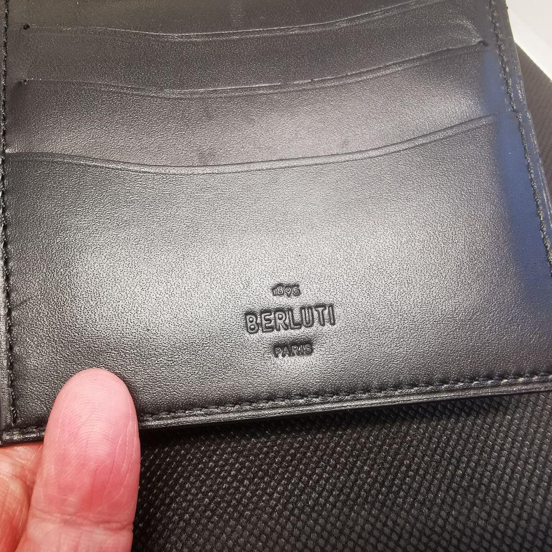 ベルルッティ マネークリップ フィギュア アッサオ カリグラフィ Berluti