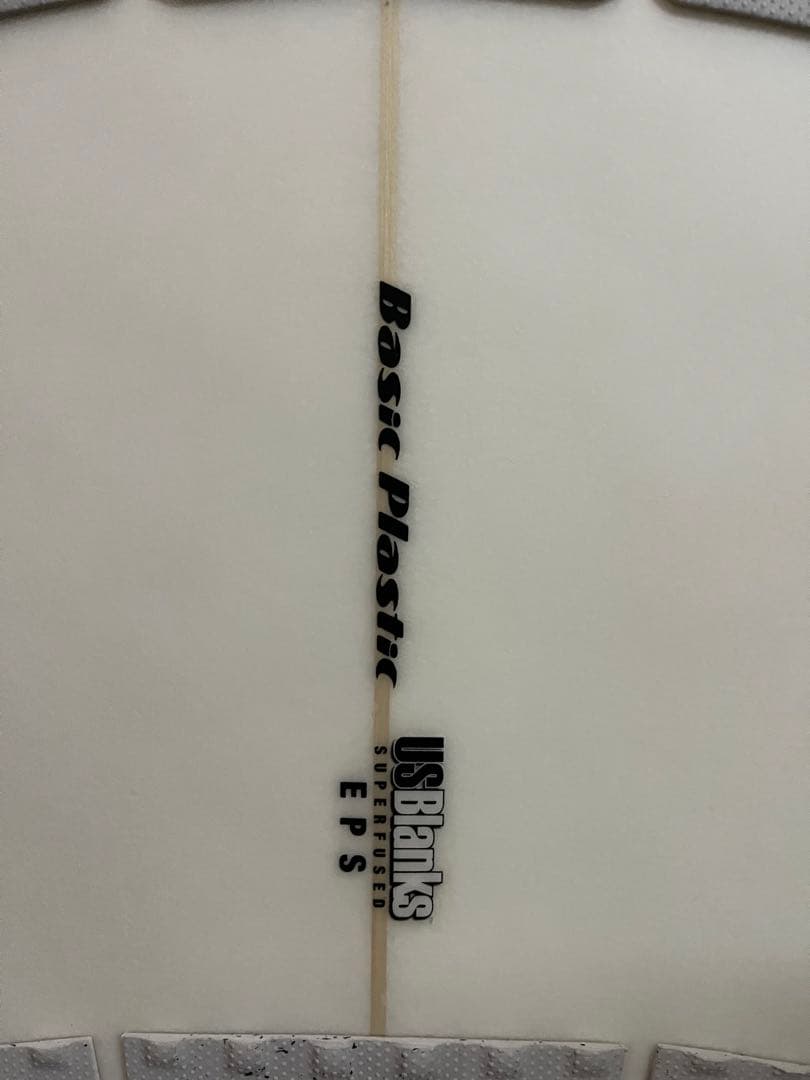 yu ショートボード ホワイト 4フィン（クワッド）