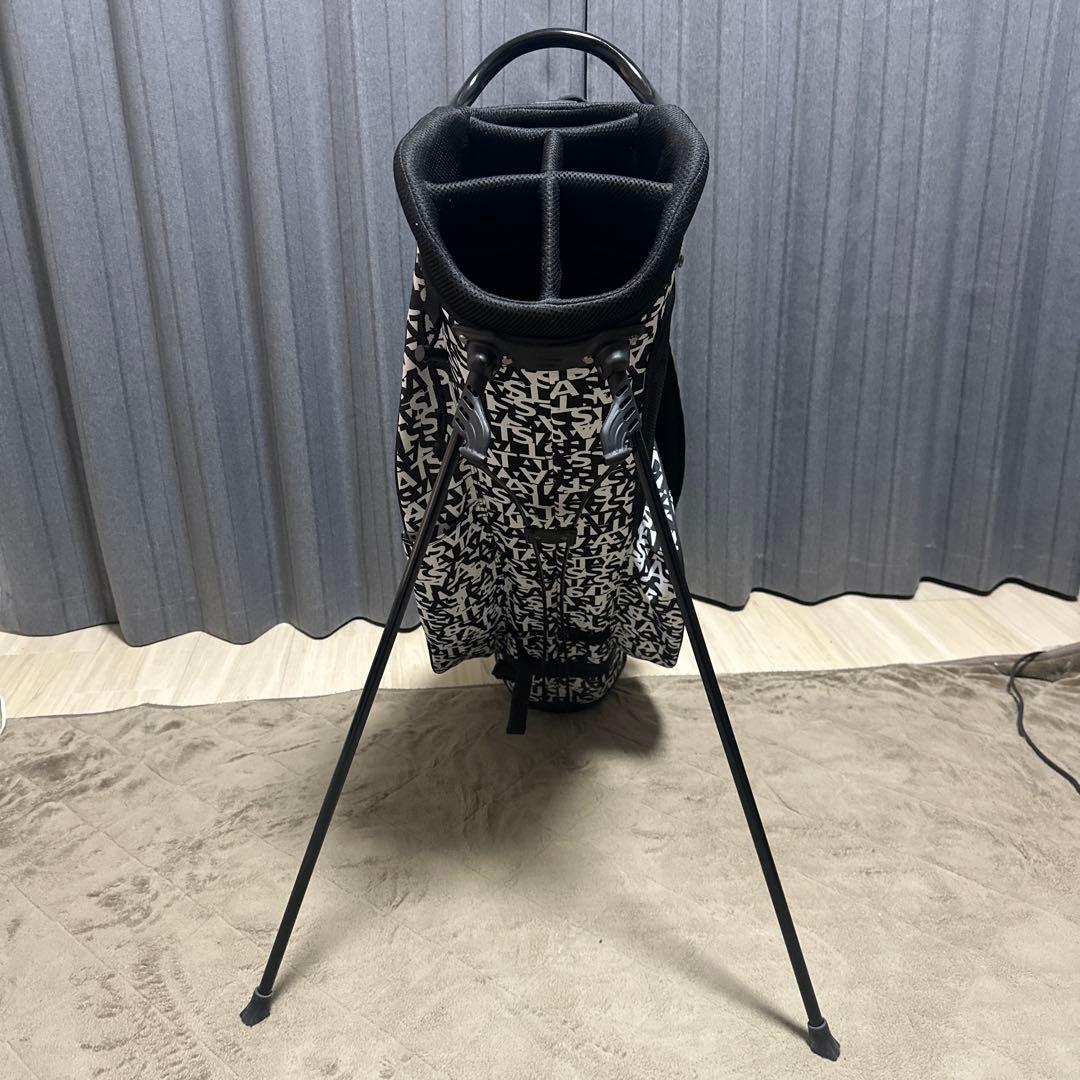 スタンド付きゴルフバッグ 白黒デザイン