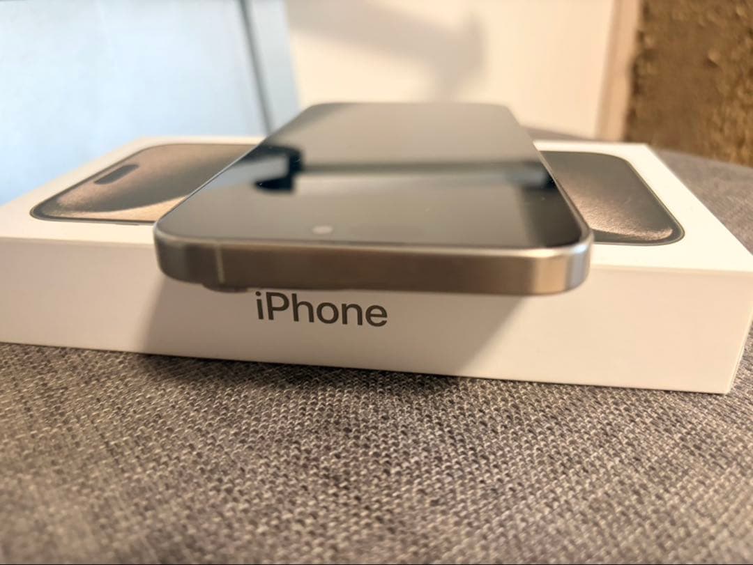 iPhone 15 pro max 256GB SIMフリー　望遠レンズ傷あり