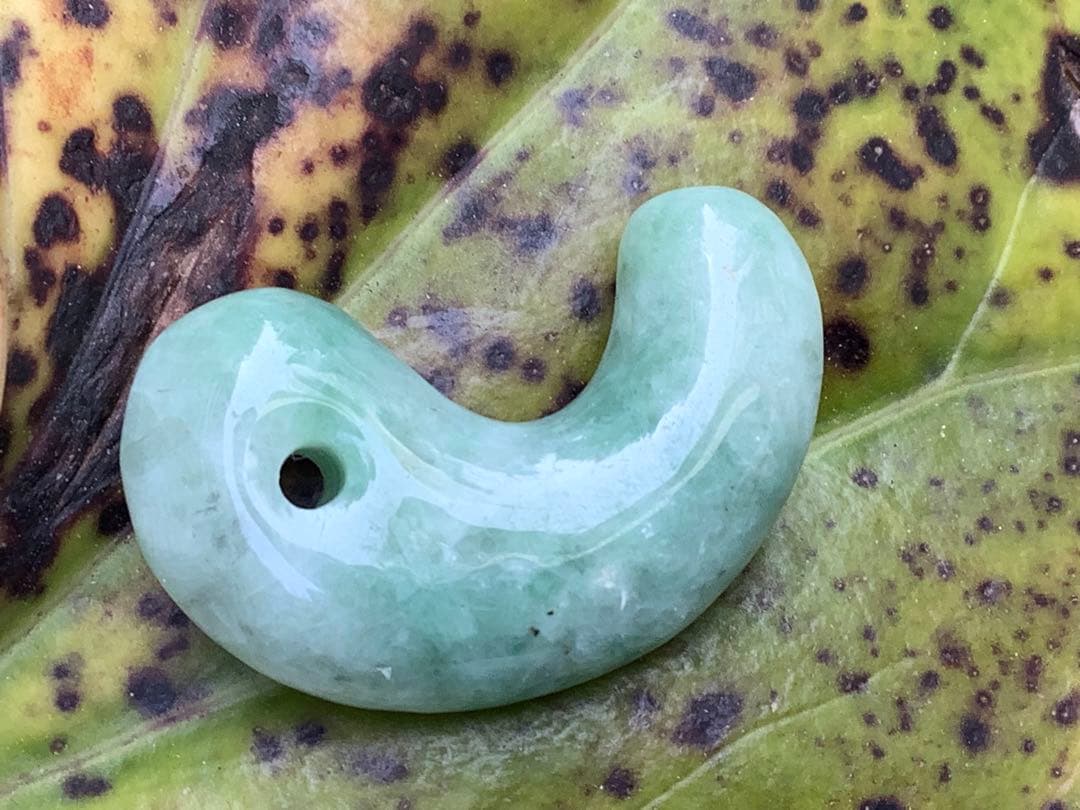 ✳親方おすすめ勾玉　糸魚川翡翠　人気の古墳時代の型　全て卸し値段　鑑定書取得品‼️