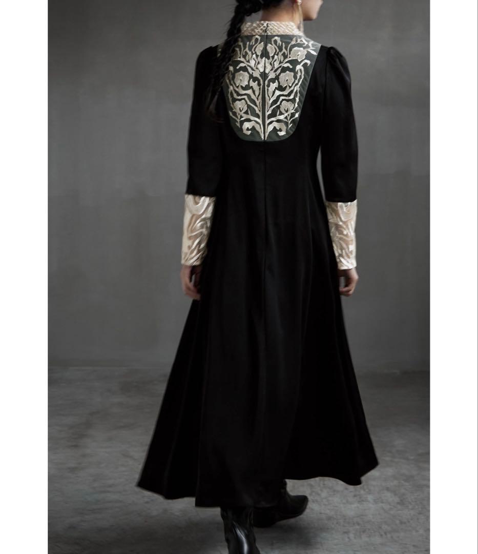 etoll バック刺繍フレアドレス