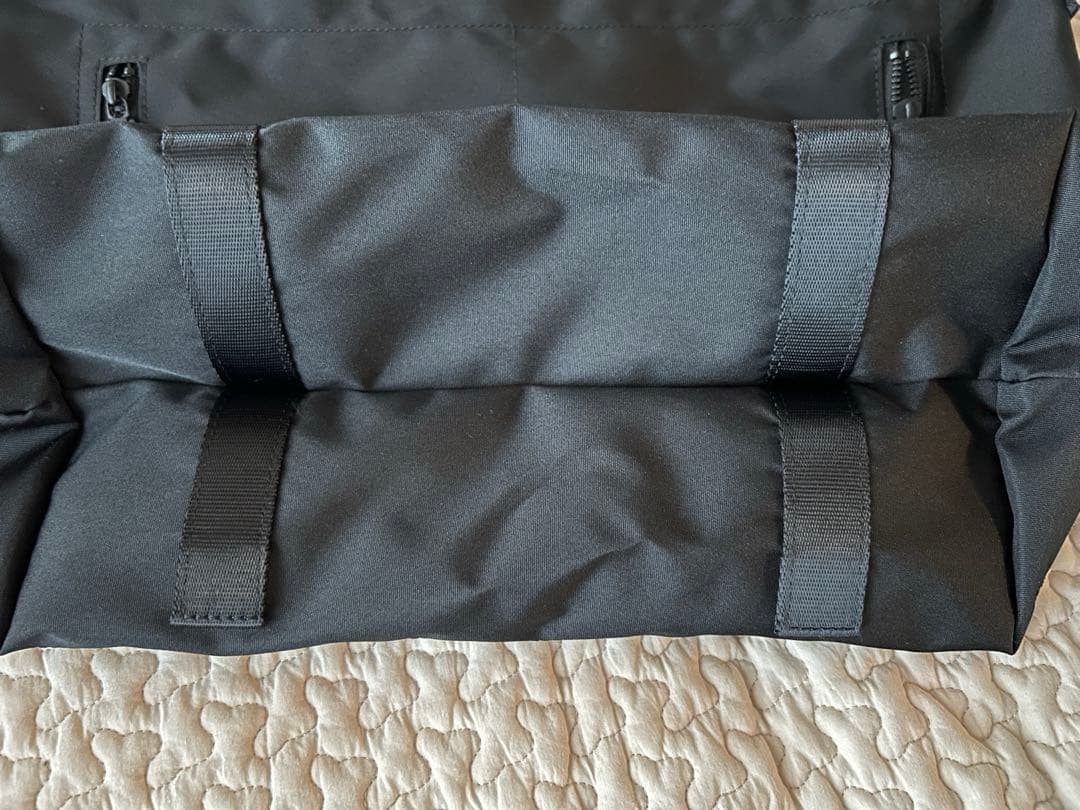 シンゾーン　AMIACALVA MESSENGER BAG