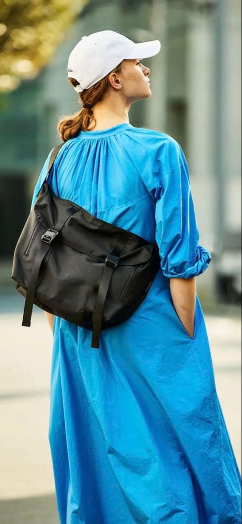 シンゾーン　AMIACALVA MESSENGER BAG