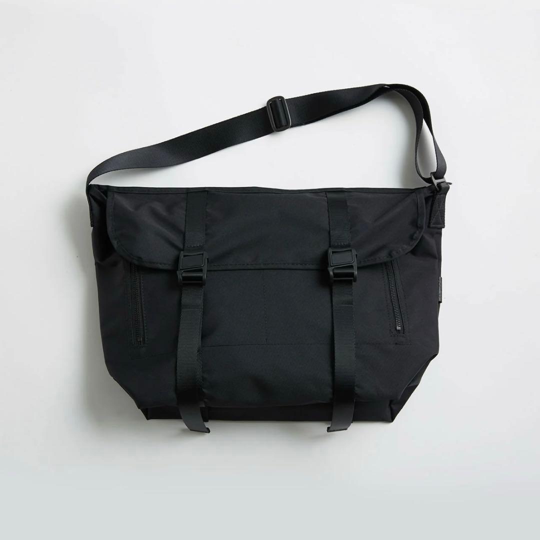 シンゾーン　AMIACALVA MESSENGER BAG