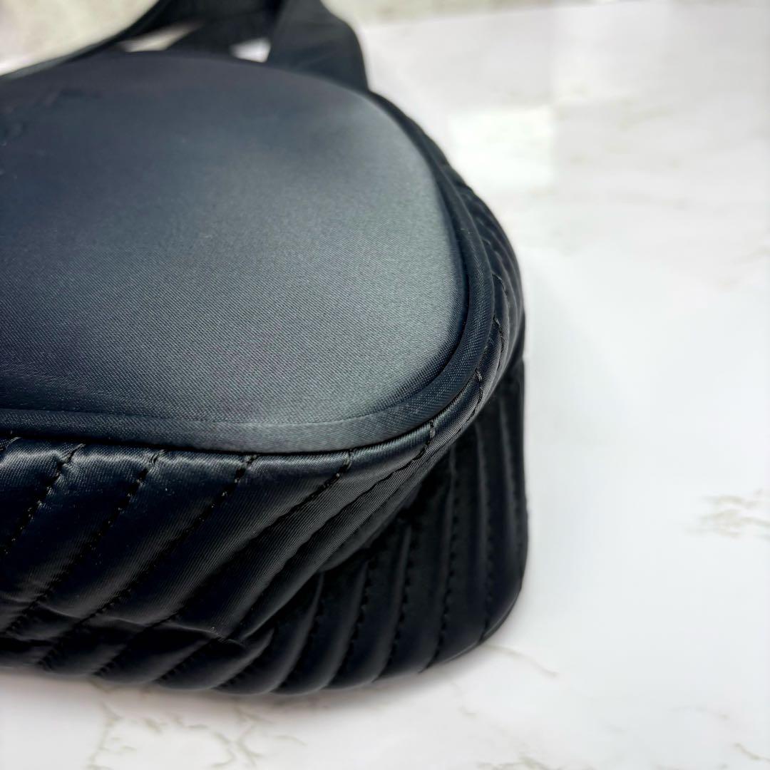 イヴサンローラン　キルティング　ナイロン　トートバッグ　ハンドバッグ　ネイビー