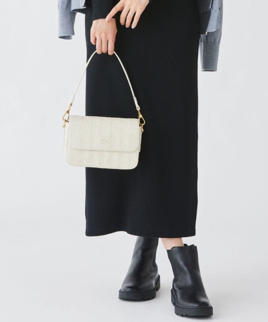 ラコステ　マヘキ レザーメッセンジャーバッグ / ショルダーバッグ　新品未使用