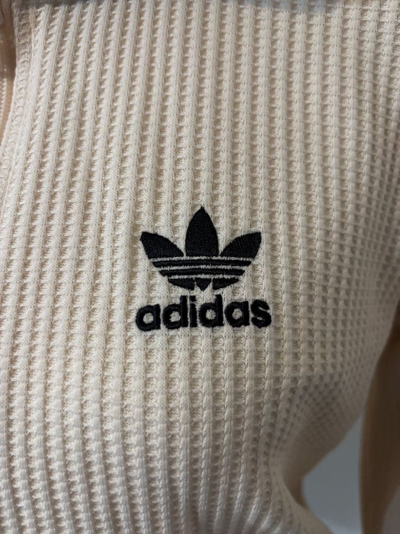 めぐ☆新品未使用☆adidas アイボリー ジップアップトラックトップ
