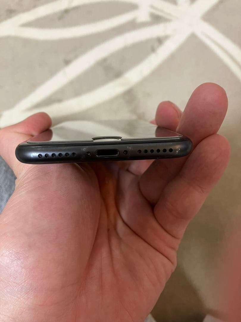 iPhone8 本体 スペースグレー 64G