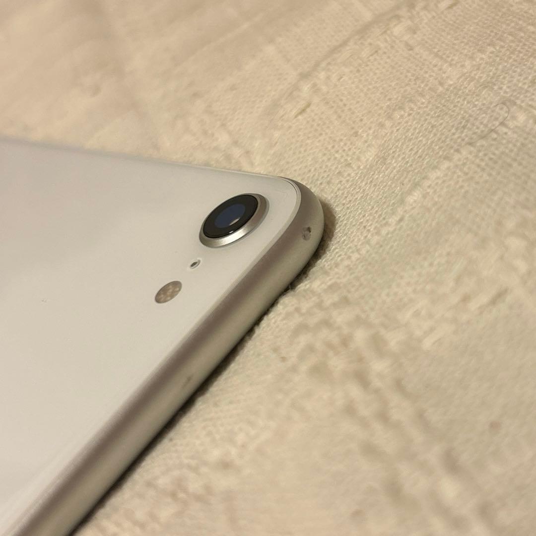 携帯電話本体 iPhoneSE2 68GB