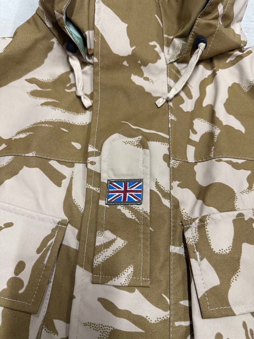 イギリス軍　カモフラージュ フード付き ミリタリージャケット
