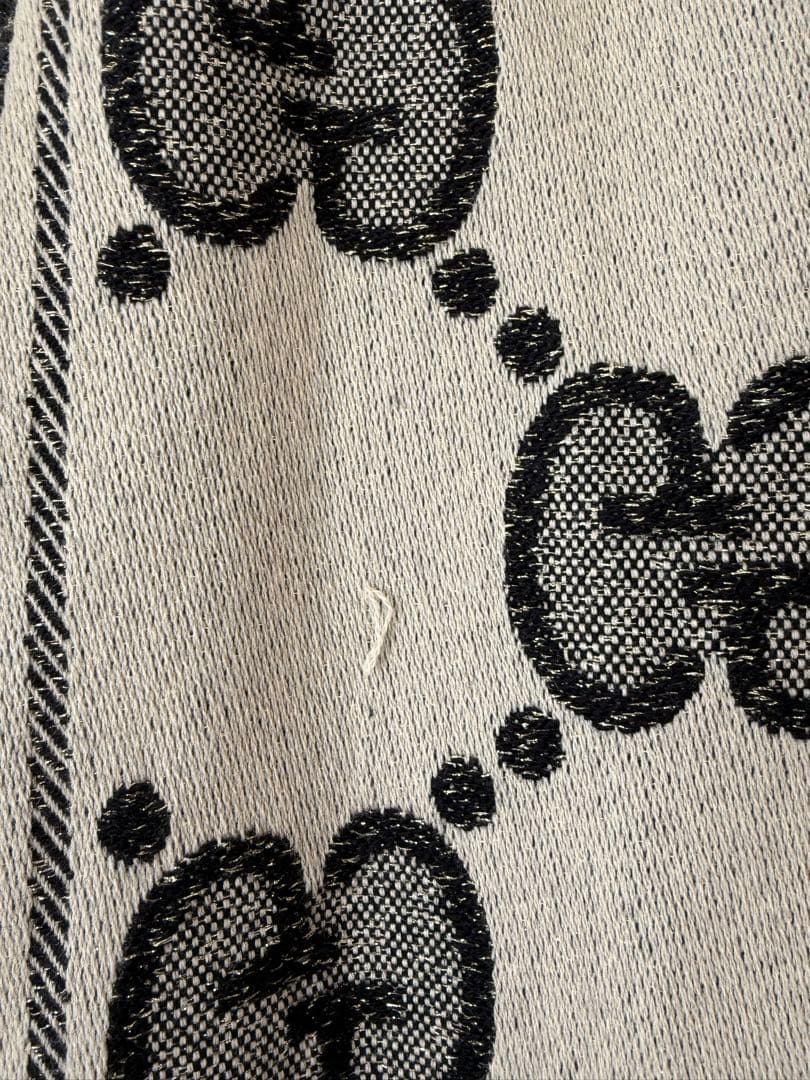 GUCCI GGロゴ マフラー 黒/ベージュ