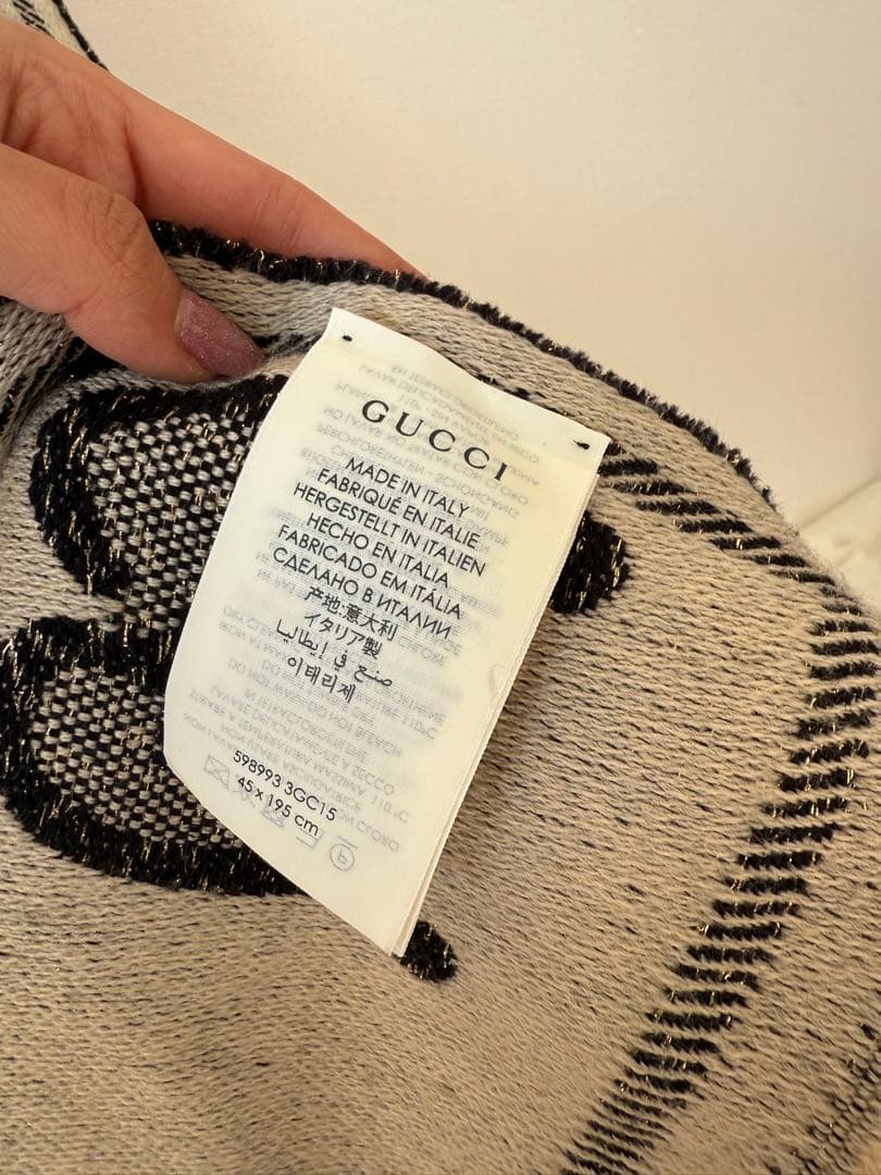 GUCCI GGロゴ マフラー 黒/ベージュ