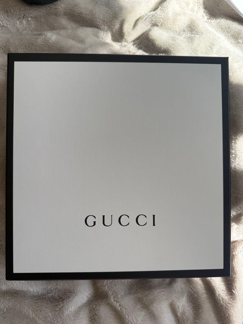 GUCCI GGロゴ マフラー 黒/ベージュ