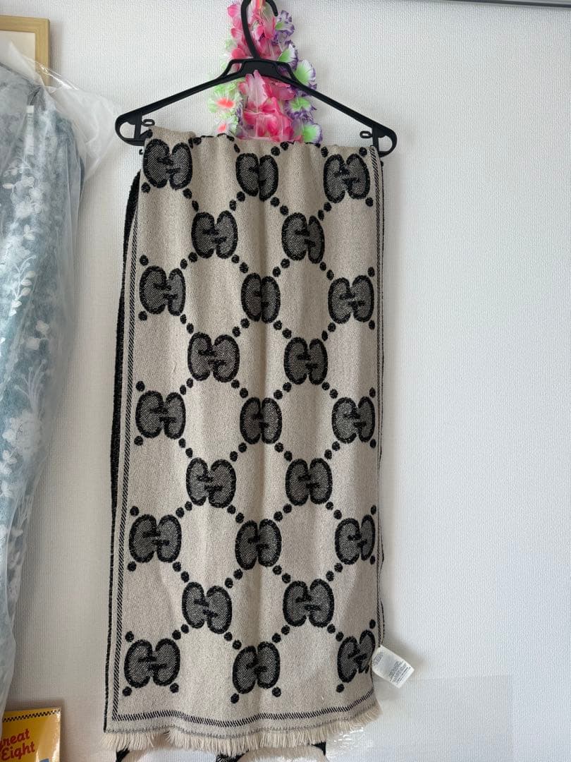 GUCCI GGロゴ マフラー 黒/ベージュ