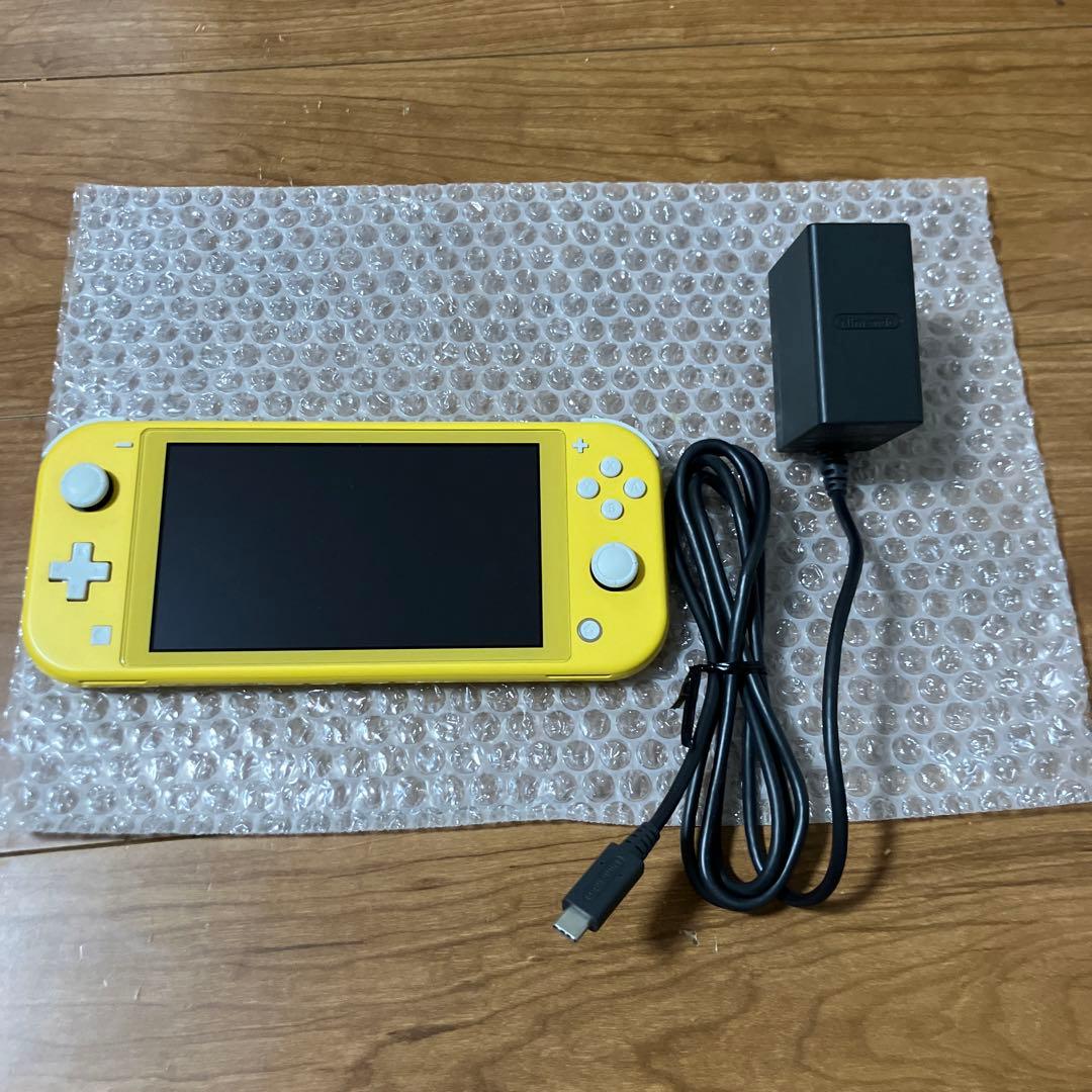 対*す様 ニンテンドースイッチライト。イエロー