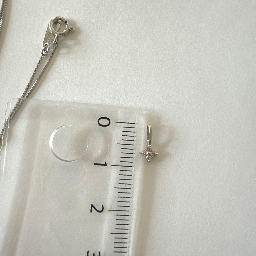 K10WG ダイヤモンド0.04ct フラワー　ネックレス