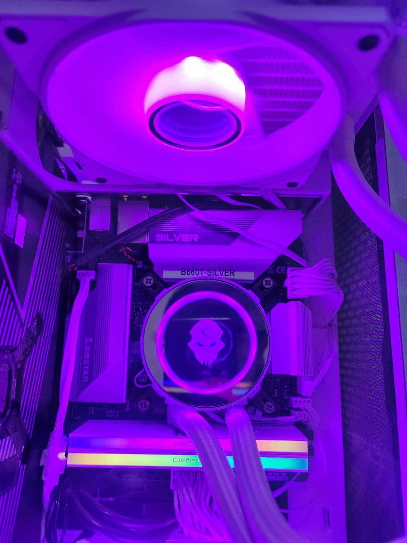 Windowsデスクトップ Intel Corei7-12700F + Radeon RX6700XT