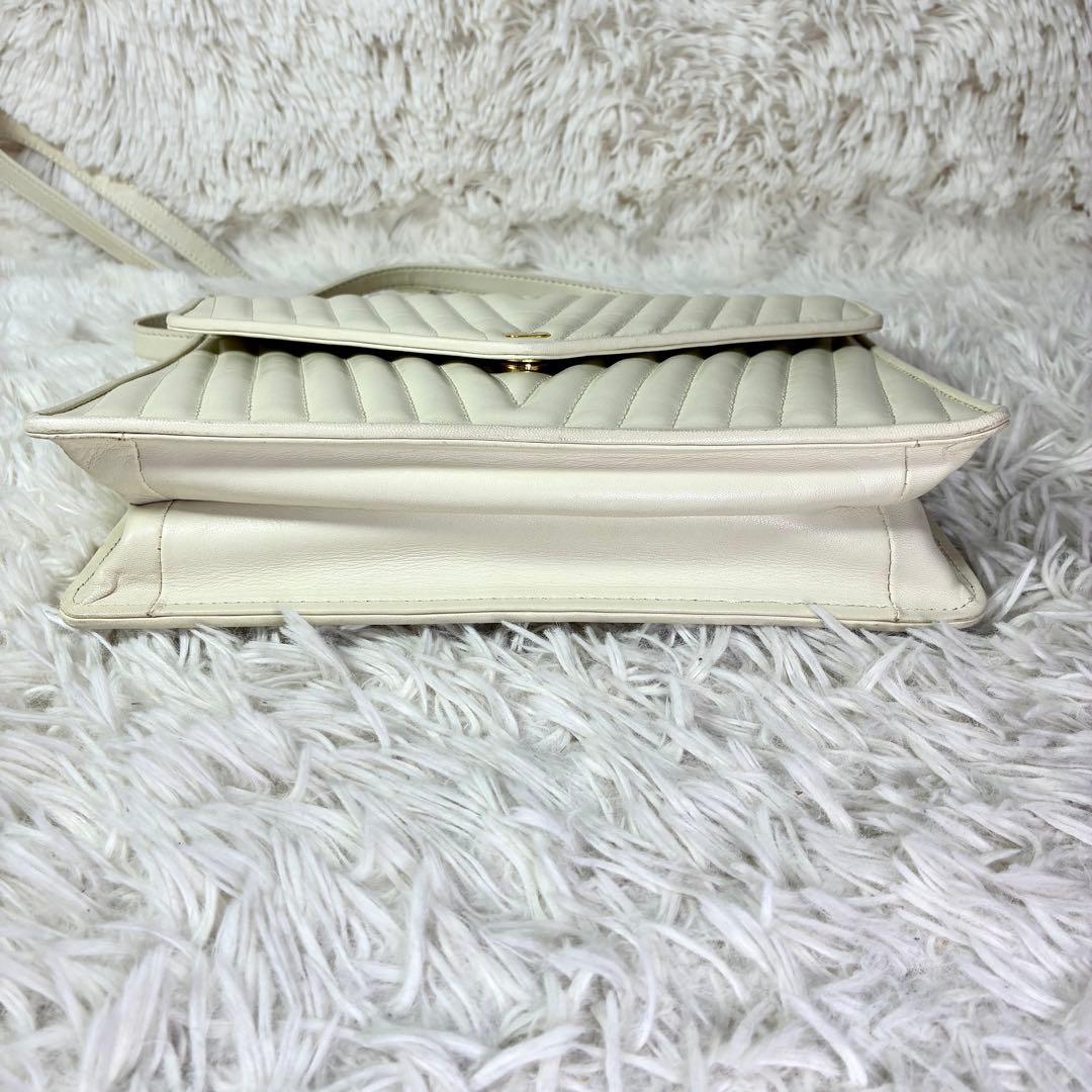 ヴァレンティノ ガラヴァーニ Vステッチ キルティング レザー ショルダーバッグ