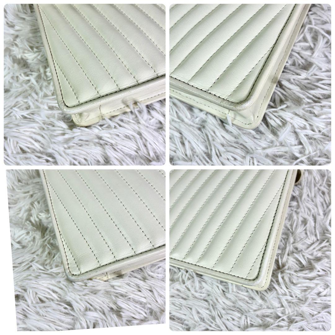 ヴァレンティノ ガラヴァーニ Vステッチ キルティング レザー ショルダーバッグ