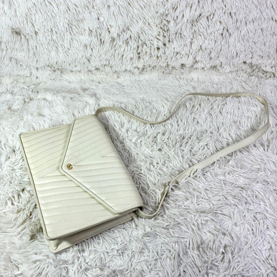 ヴァレンティノ ガラヴァーニ Vステッチ キルティング レザー ショルダーバッグ