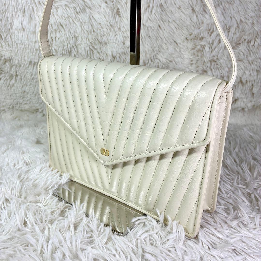 ヴァレンティノ ガラヴァーニ Vステッチ キルティング レザー ショルダーバッグ