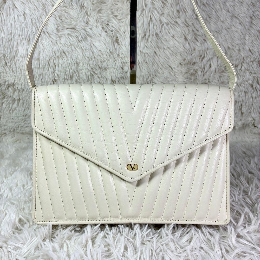 ヴァレンティノ ガラヴァーニ Vステッチ キルティング レザー ショルダーバッグ
