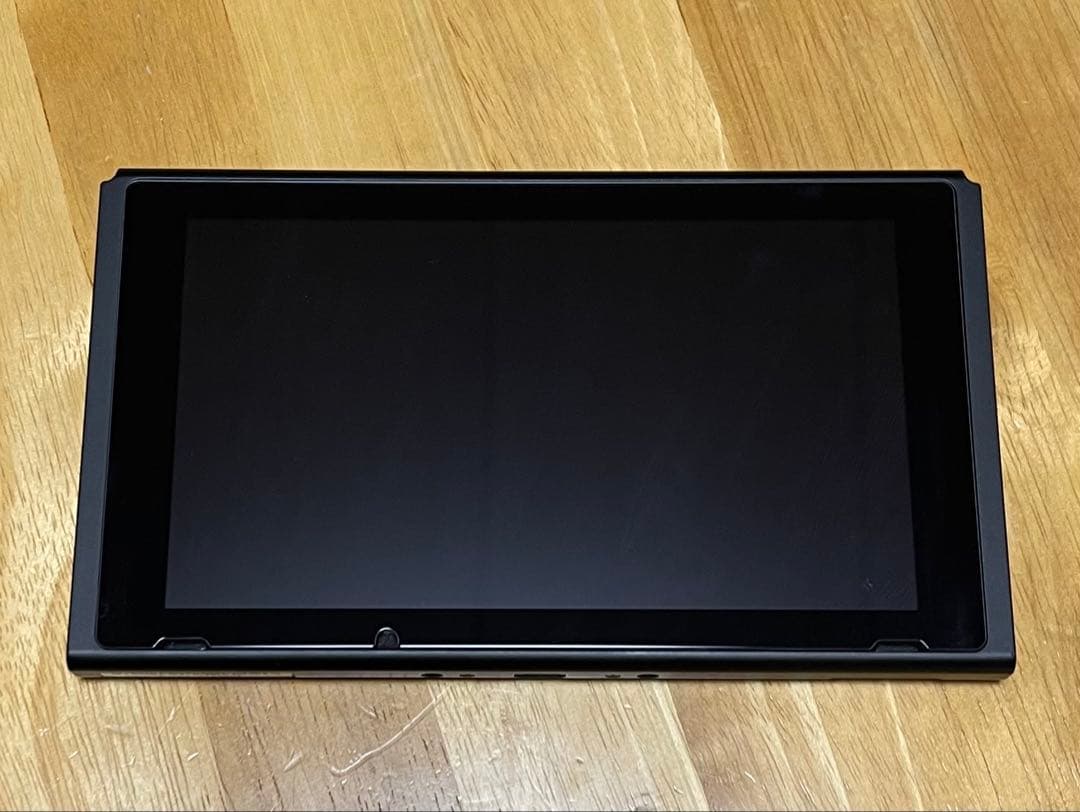 Nintendo Switch 本体 グレー新型（専用ケース付き）