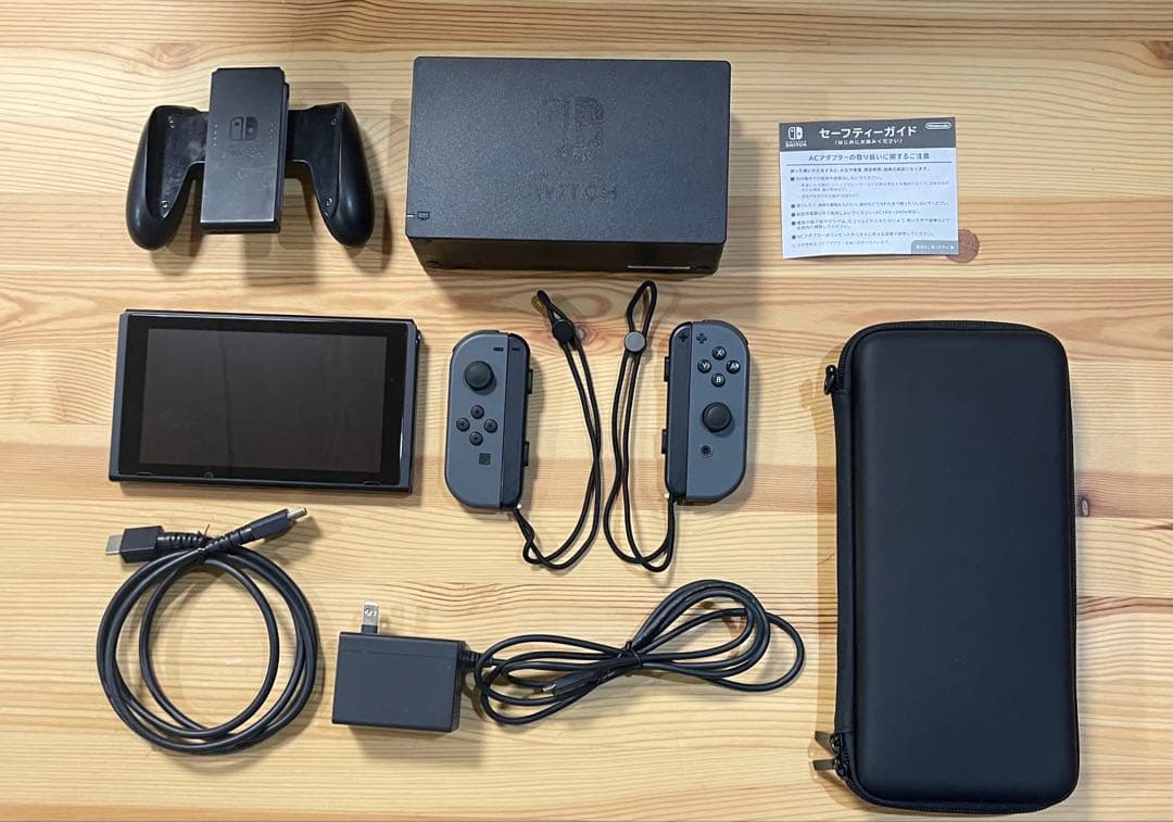 Nintendo Switch 本体 グレー新型（専用ケース付き）