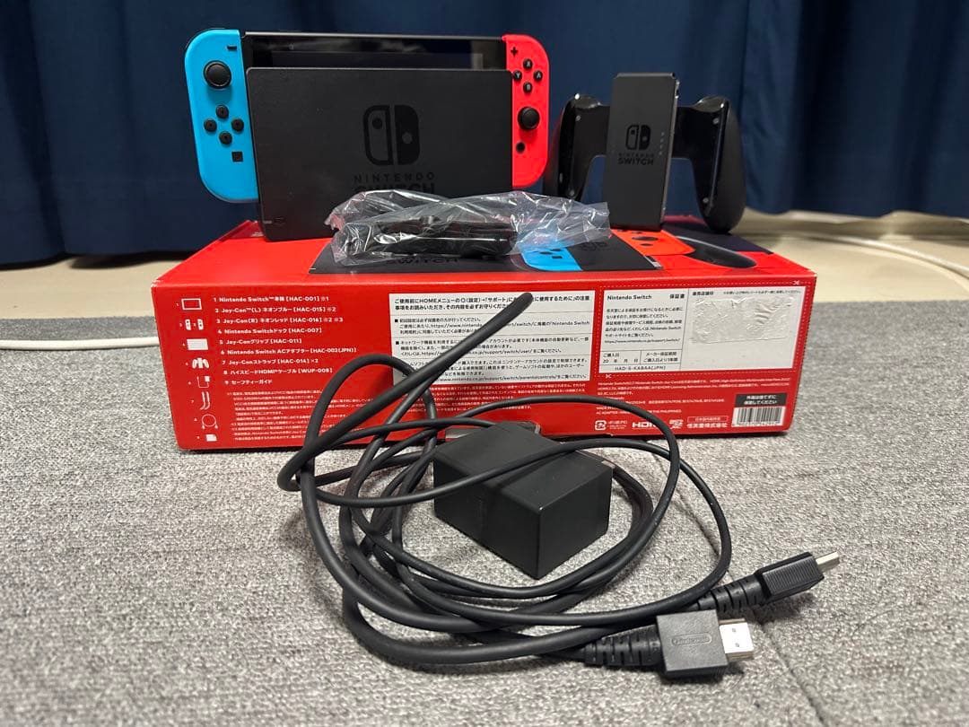 Nintendo Switch 本体　ケース&ソフト2つ