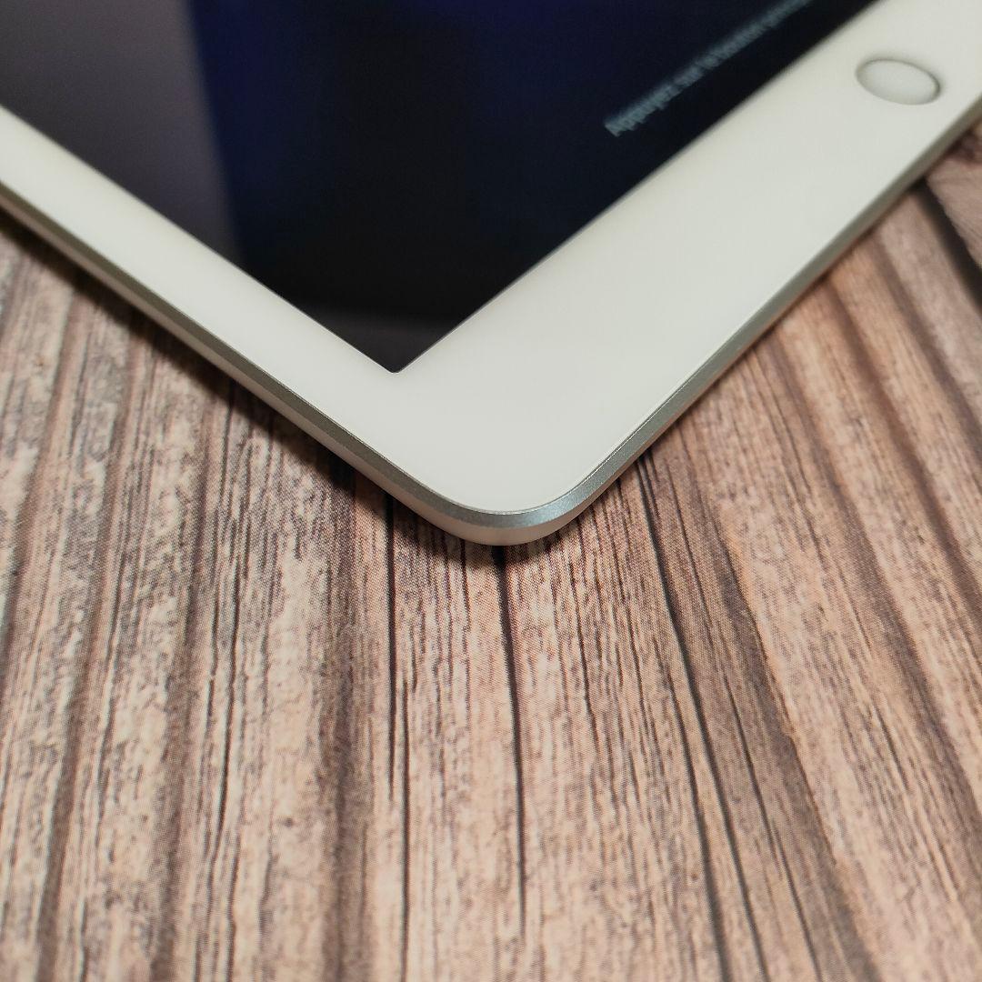 apple iPad 第7世代 32GB SIMフリー シルバー 美品