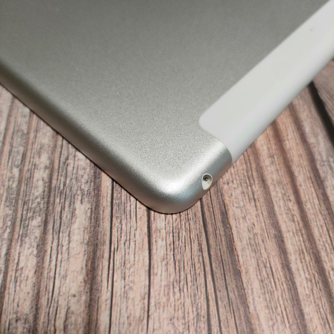 apple iPad 第7世代 32GB SIMフリー シルバー 美品