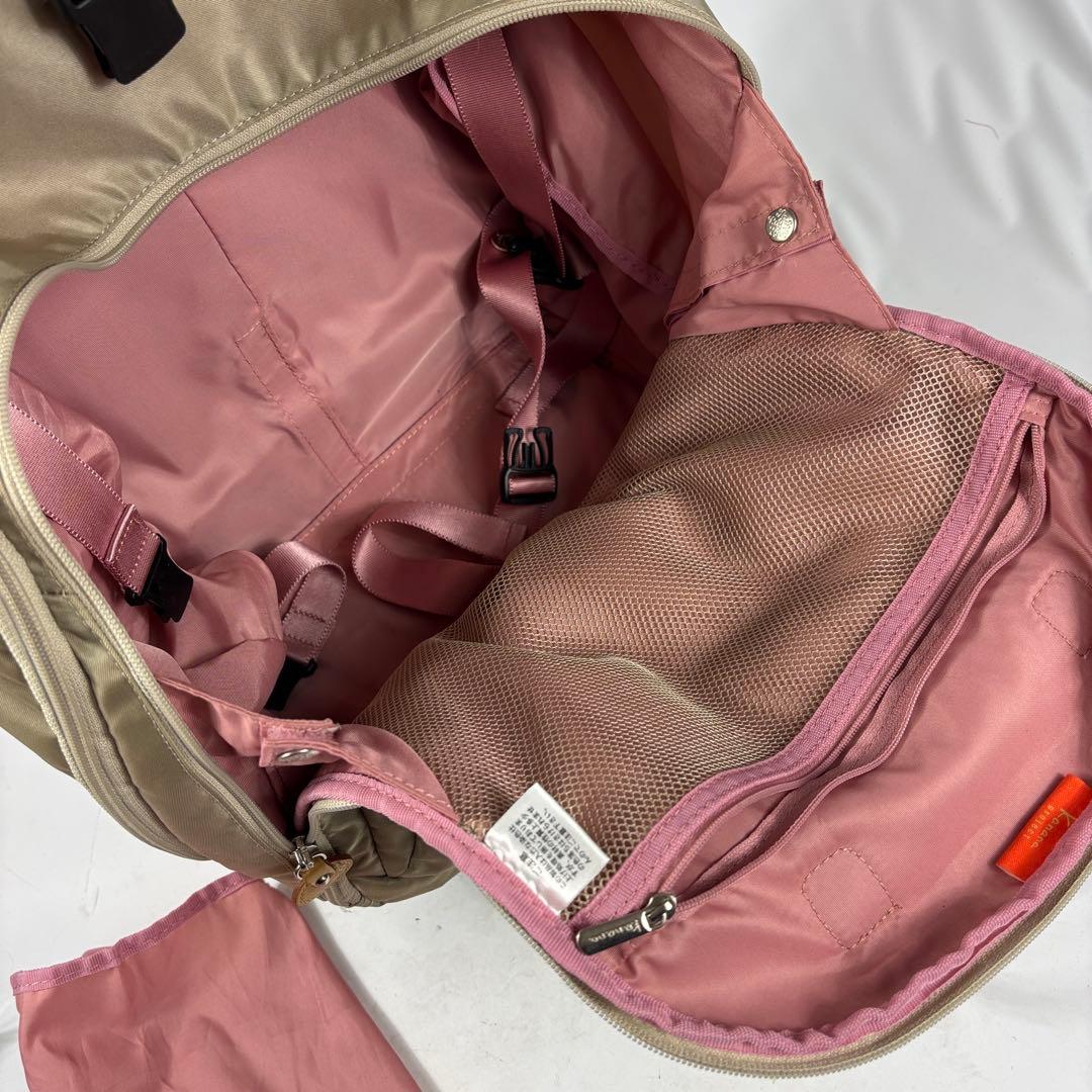 カナナプロジェクト トローリーバッグ キャリー ベージュ　ポンポンチャーム付き