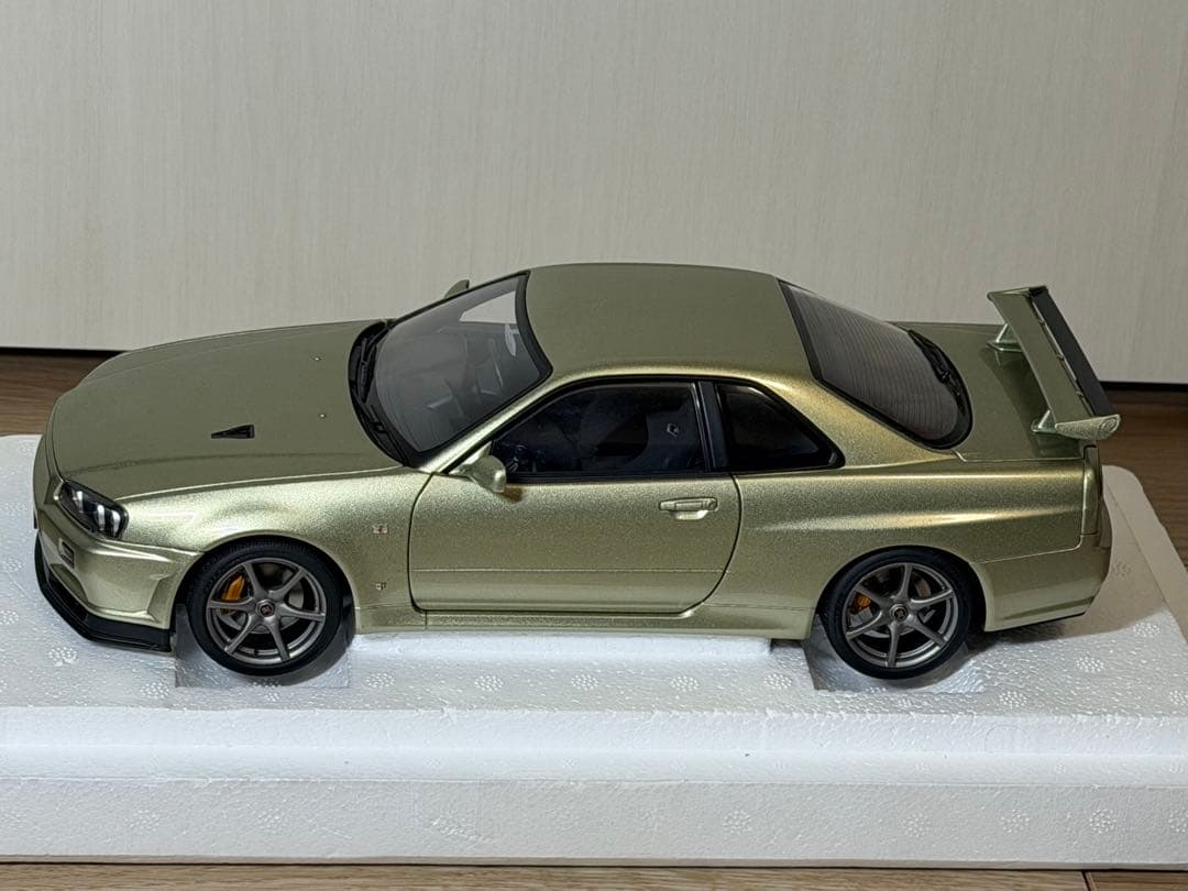 H*y様 オートアート　1/18 GT-R R34 ミレニアムジェイド