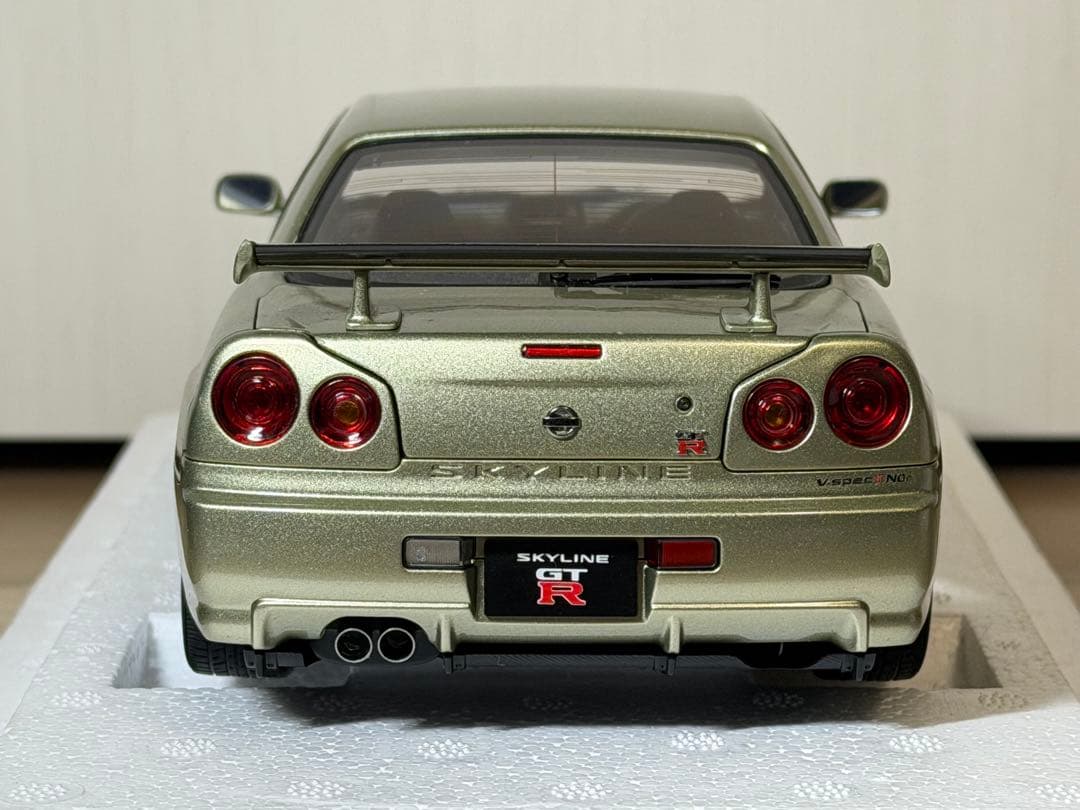 H*y様 オートアート　1/18 GT-R R34 ミレニアムジェイド