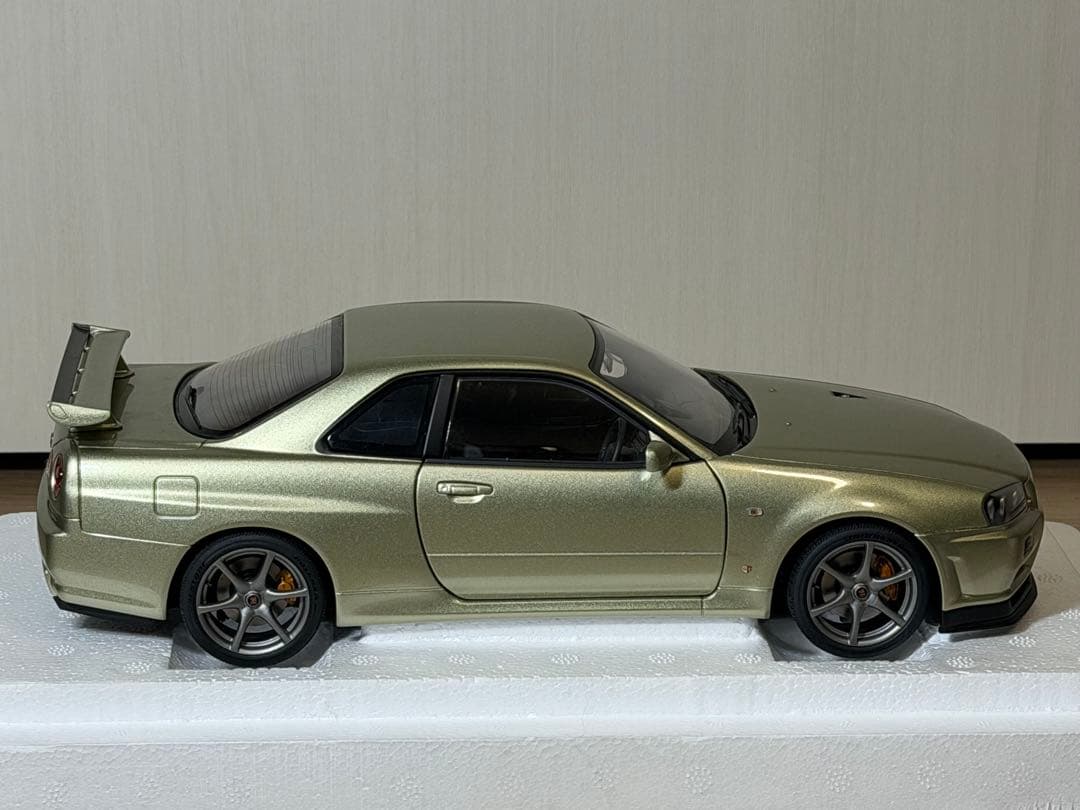 H*y様 オートアート　1/18 GT-R R34 ミレニアムジェイド