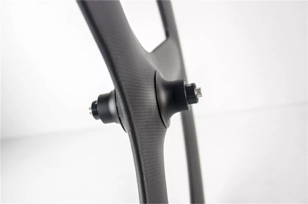 カーボンバトンホイール ピストバイクフロント用