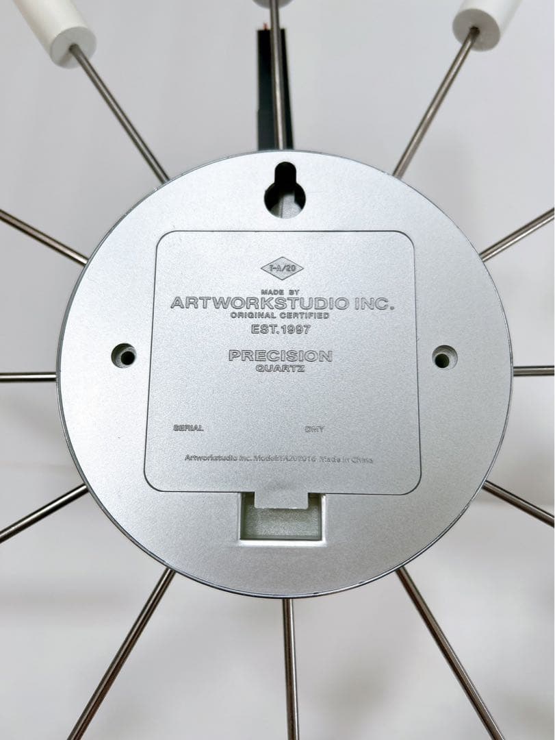 ももARTWORK STUDIO 放射状デザイン掛時計