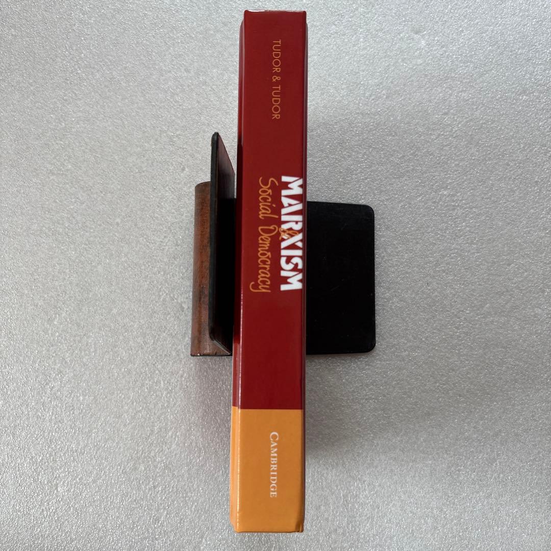 洋書 Marxism & Social Democracy: The Revision