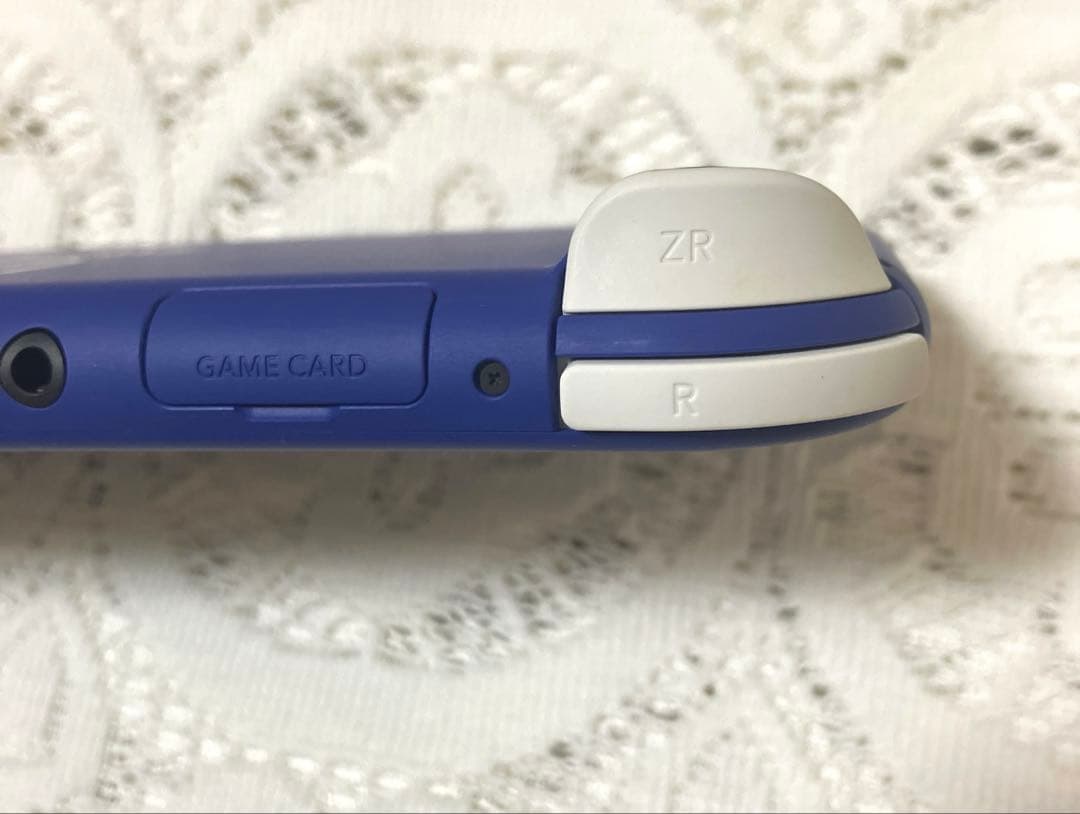 じ*ん様 【美品】SwitchLite 本体 公式キャリングケース付き