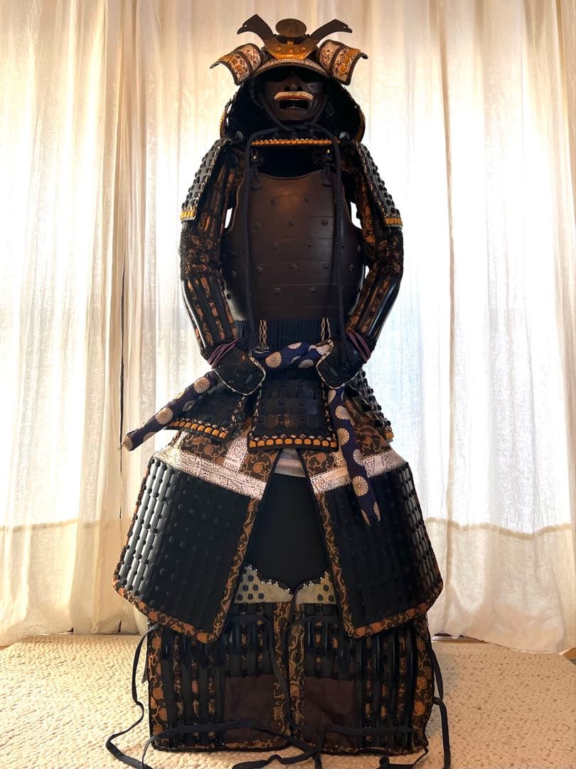 超美品！『薩摩国住光忍十一代作』日本 甲冑 錆胴鉄錆鋲当世具足『鎧 一式』等身大